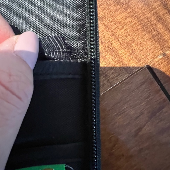 Black passport holder - Picture 9 of 11